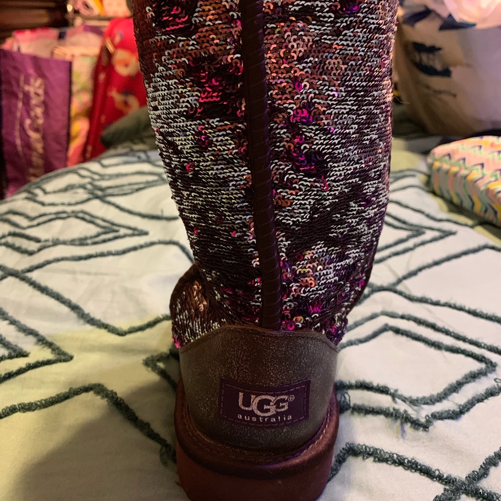 UGGS